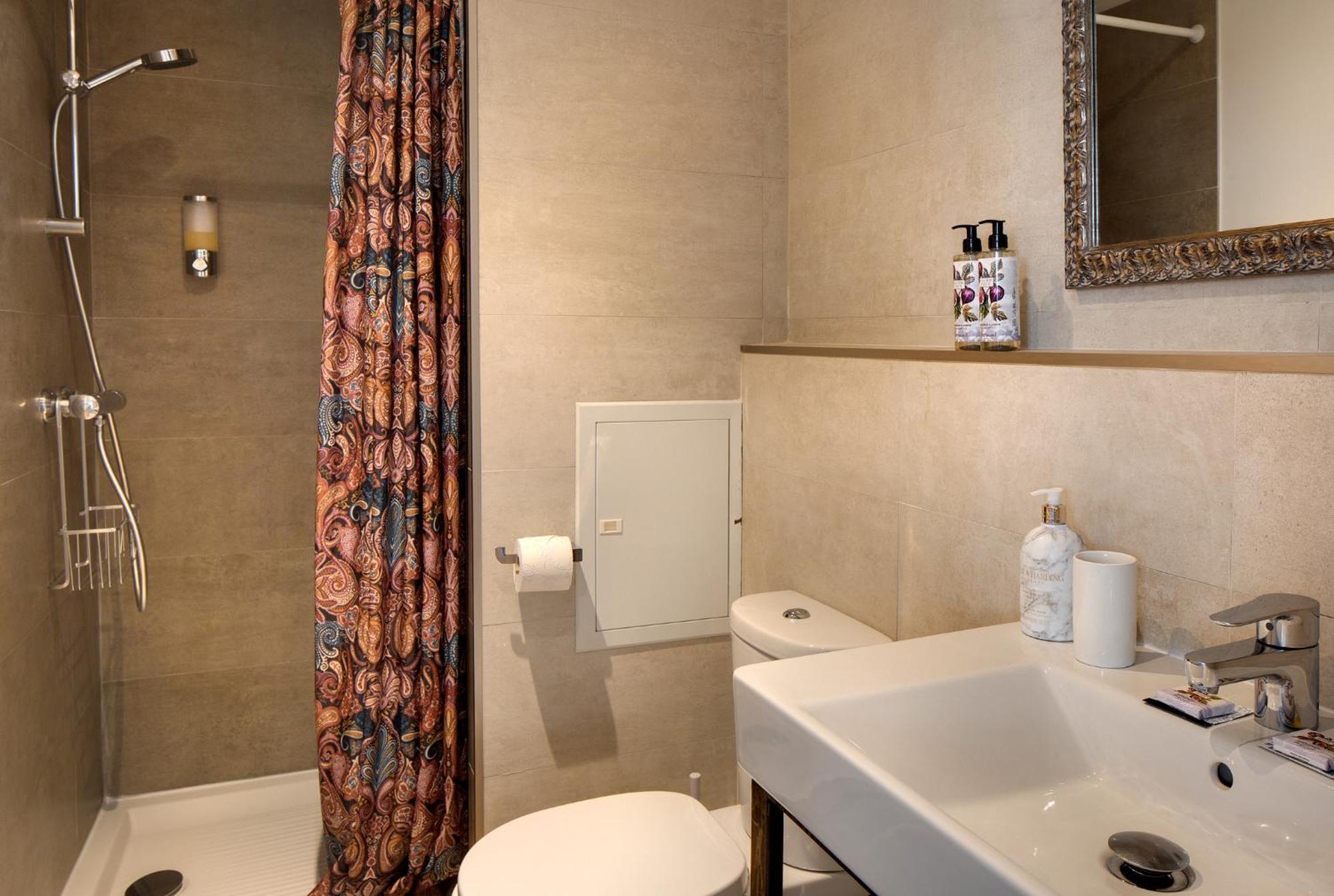 La Maison Des Augustins 4 Stars Spa Et Fitness Αβινιόν Δωμάτιο φωτογραφία